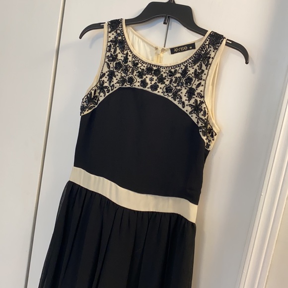 Sleeveless Beaded Dress - Picture 5 of 5